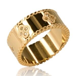 Elegant Gold Band Ring